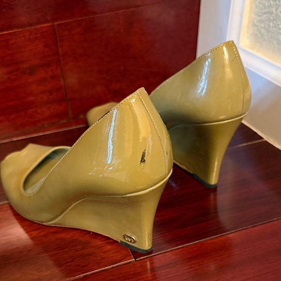 Gucci Mustard Peep-Toe Heels - Picture 3 of 3